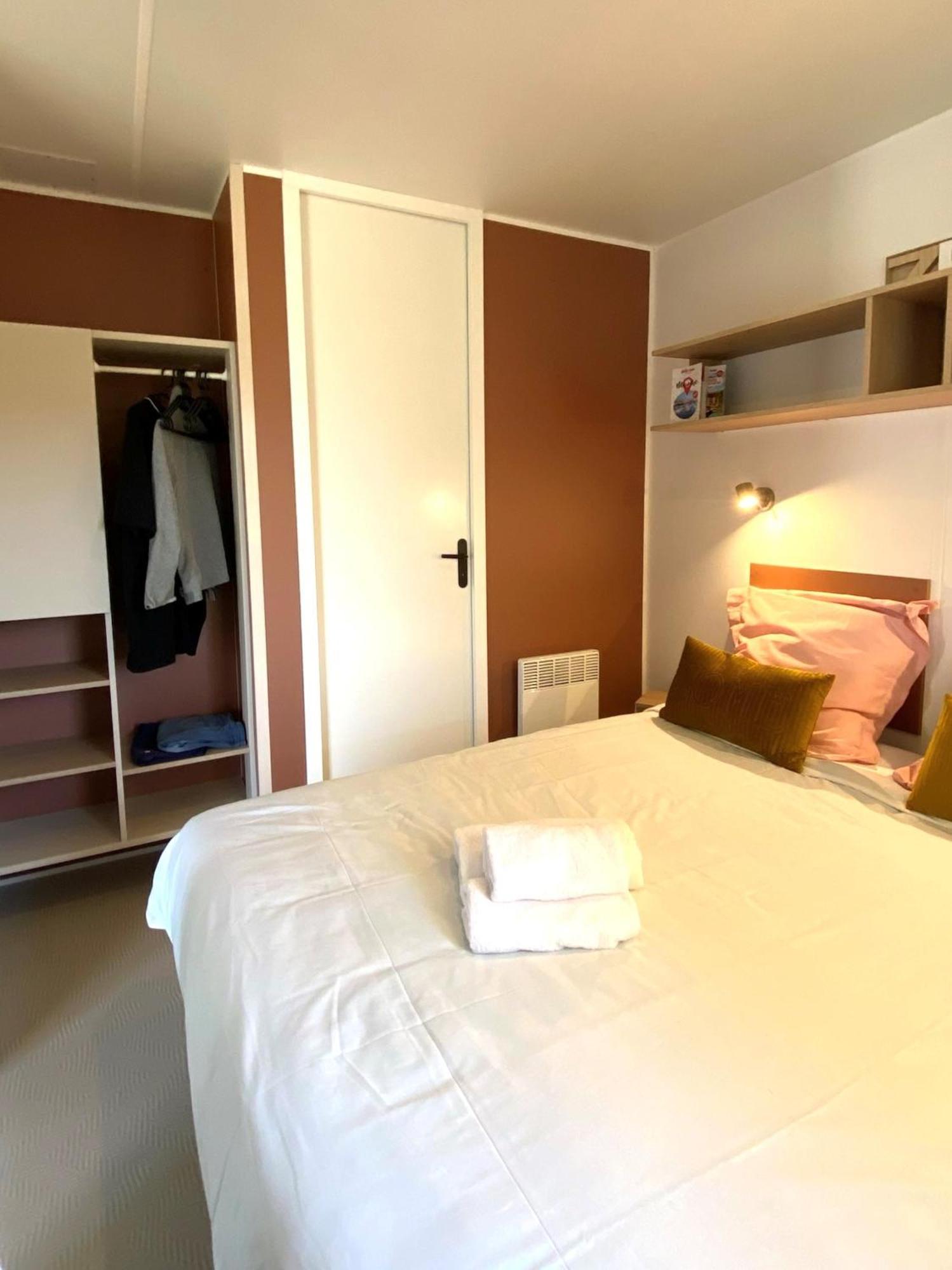 Camping Les Carolins Saint-Lo-d'Ourville Exterior photo
